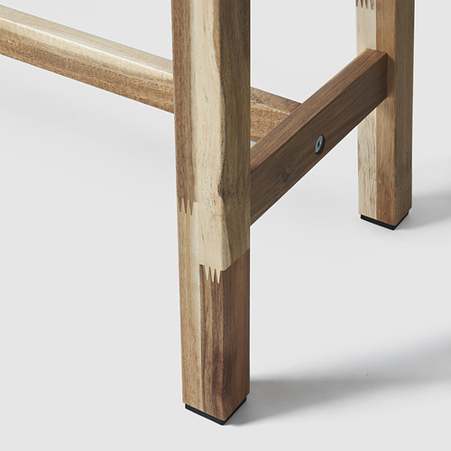 Junta de pata de banco de madera; Madera de acacia, acabado natural, conexión robusta.