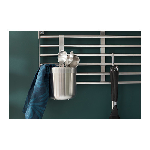 Organizador de cocina de acero inoxidable KUNGSFORS. Sostiene utensilios y se cuelga en el riel de la pared.