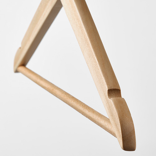 Percha de madera con un diseño elegante, que muestra una artesanía de primera calidad y una construcción robusta.