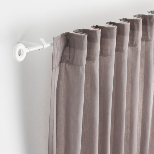 La imagen muestra la barra de la cortina con cortinas. La barra de la cortina se puede cortar e incluye soportes.