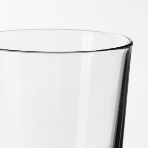 Cristalería transparente y elegante con bordes lisos y redondeados; parte de la atemporal serie IKEA 365+.