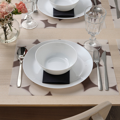 Decoración de la mesa con manteles individuales VÅRKLYNNE, que protegen la superficie de la mesa, reducen el ruido y mejoran la decoración de la mesa.