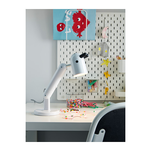 Lámpara artesanal para niños KRUX, blanca, brazo ajustable, plástico, pantalla redonda.