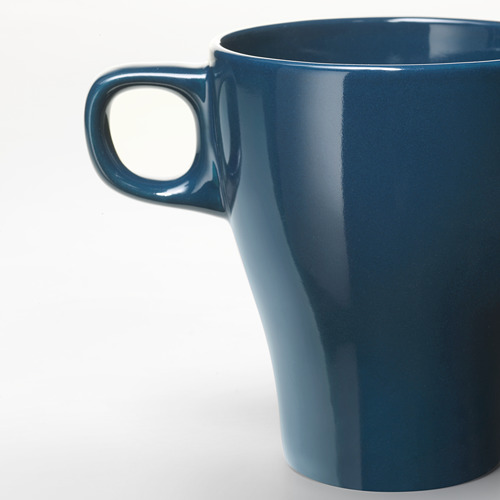Taza azul, acabado liso.