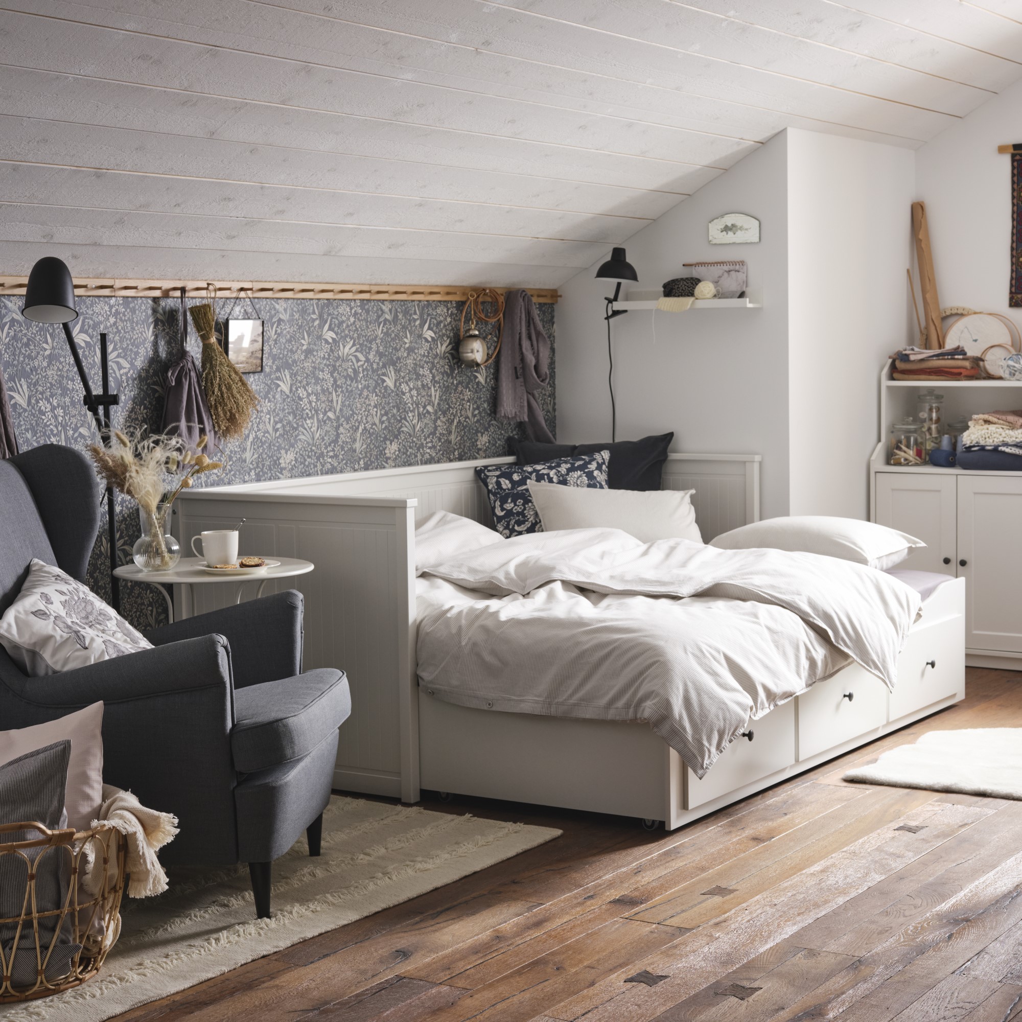 HEMNES, daybed frame with 3 drawers without mattress. 4 of 9 open dialog