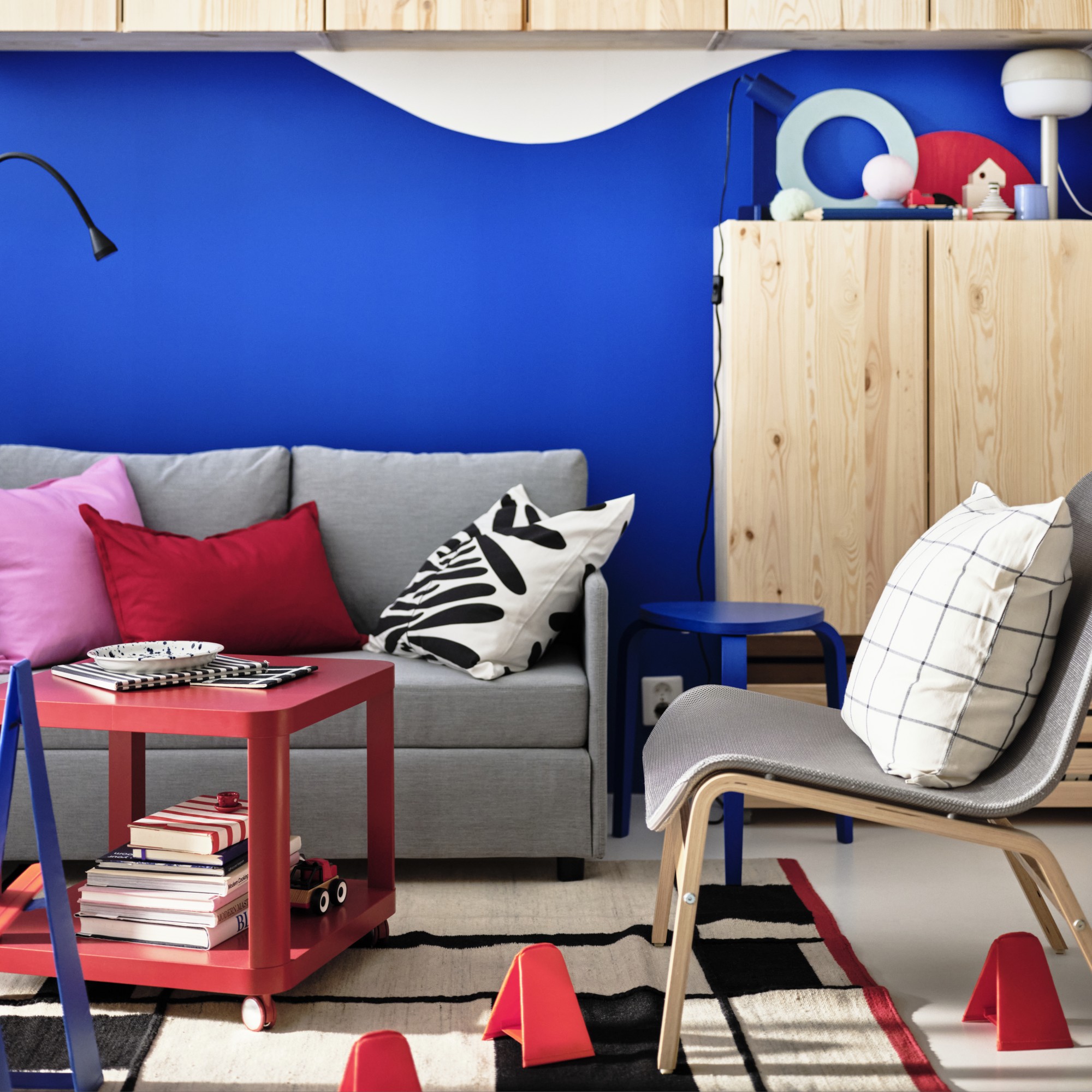 FRIDHULT, 2 seat sofa bed. 6 of 8 open dialog