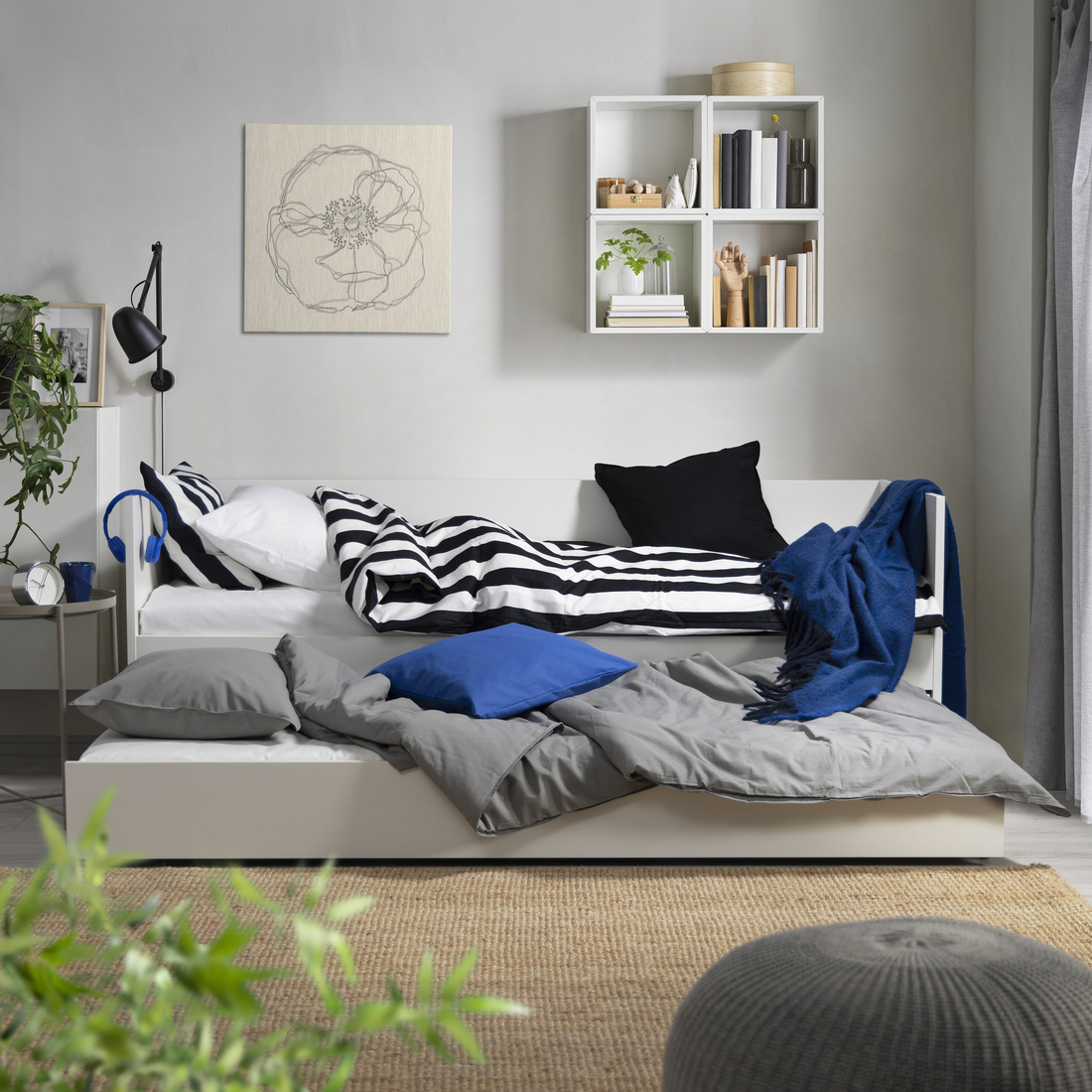 VIHALS, day-bed with trundle bed. 2 of 10 open dialog