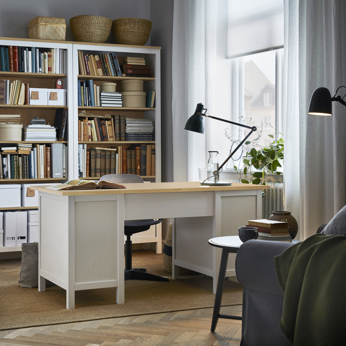 HEMNES, escritorio. 2 de 8 abrir diálogo