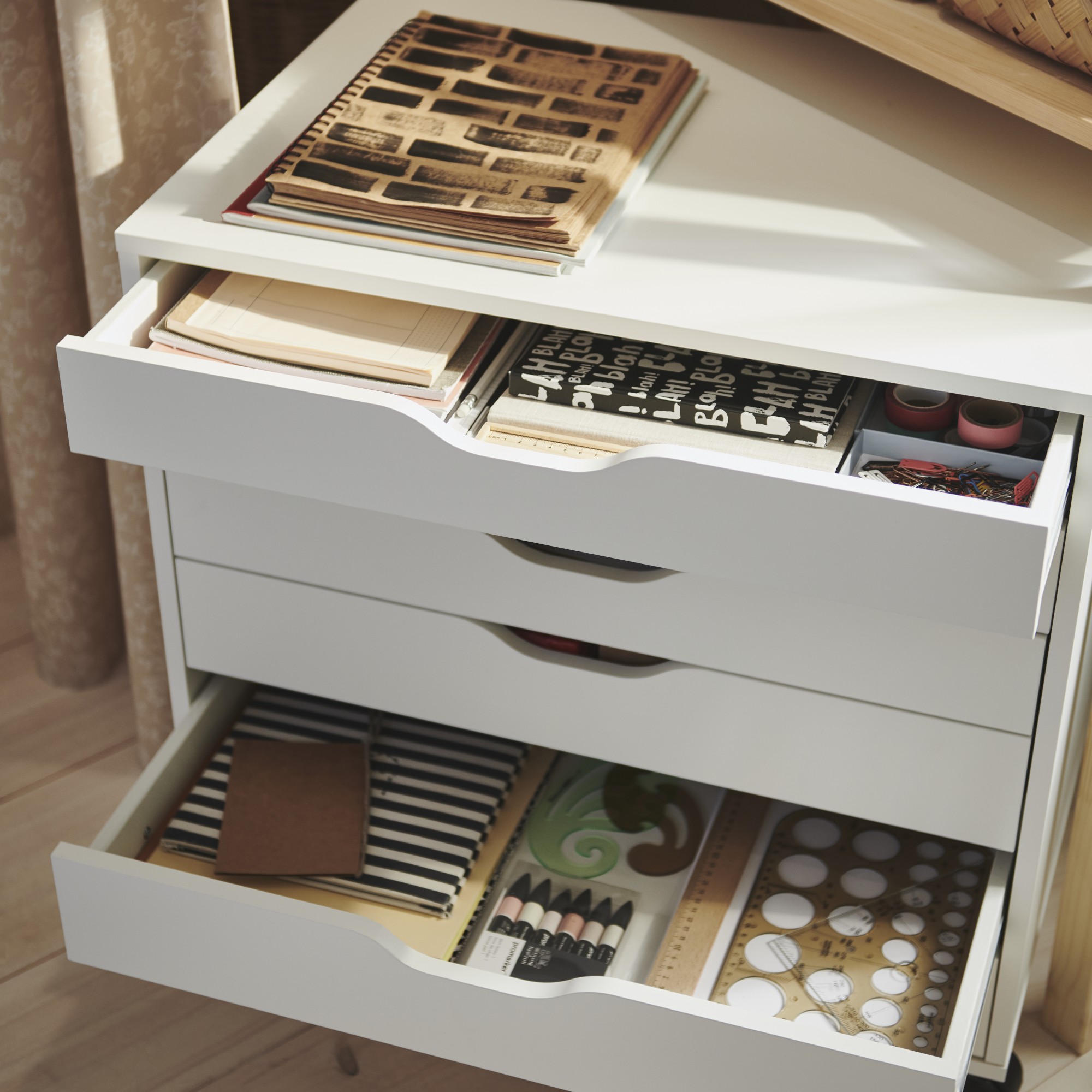 ALEX, 6-drawer filing cabinet with wheels. 5 of 8 open dialog