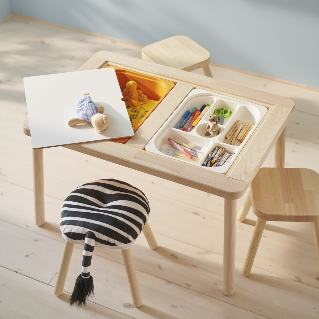 FLISAT, mesa para niños. 3 de 7 abrir diálogo