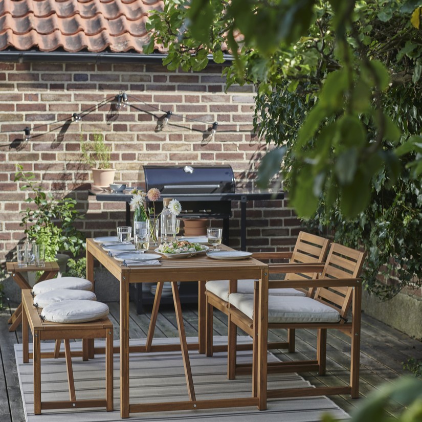 NÄMMARÖ, mesa con 2 sillas y banco, exterior. 2 de 4 abrir diálogo