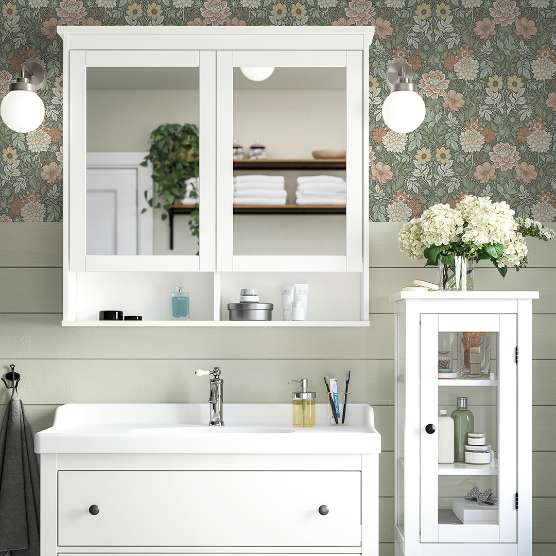 HEMNES, armario baño con espejo y 2 puertas. 2 de 3 abrir diálogo