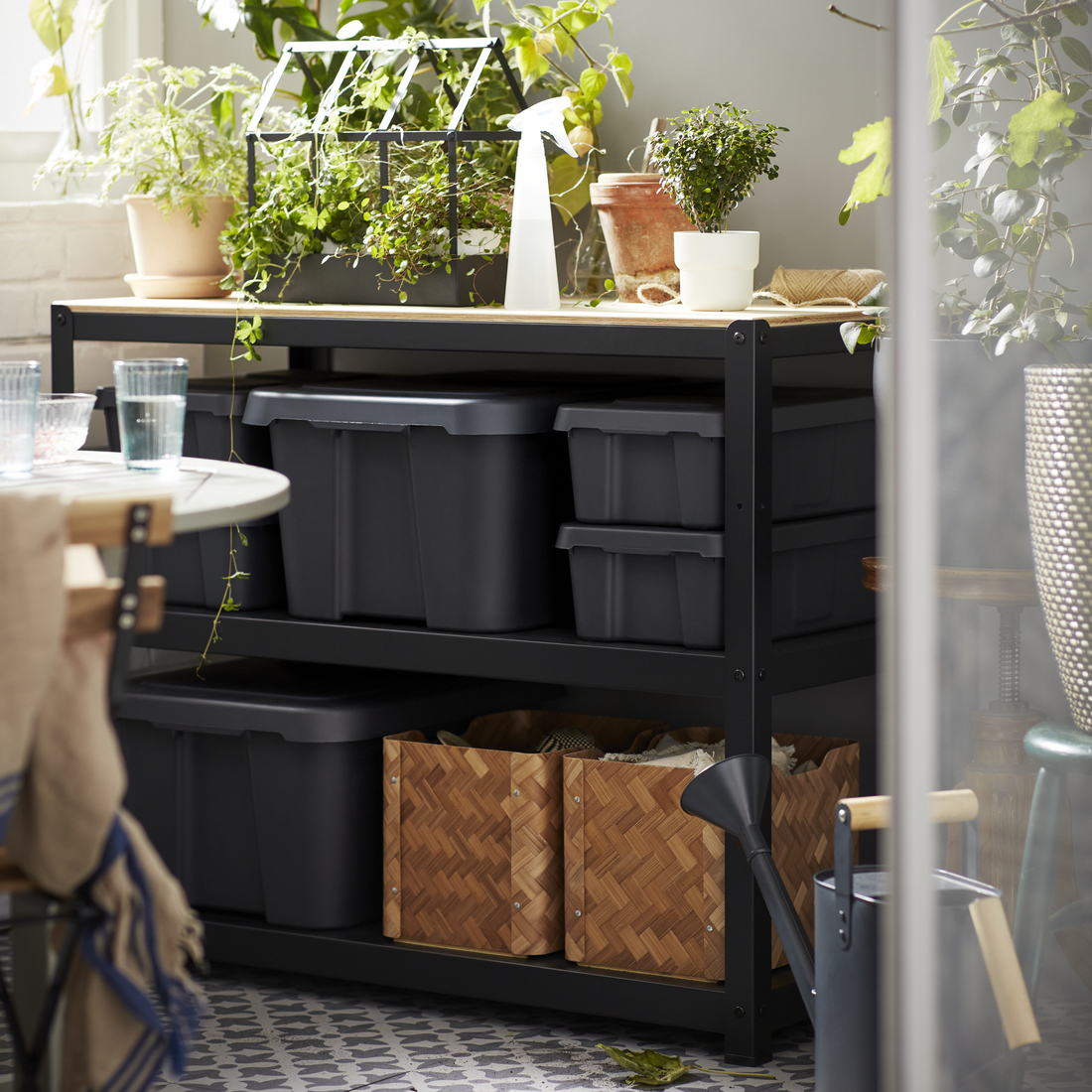 KLÄMTARE, caja con tapa para interior y exterior. 5 de 6 abrir diálogo