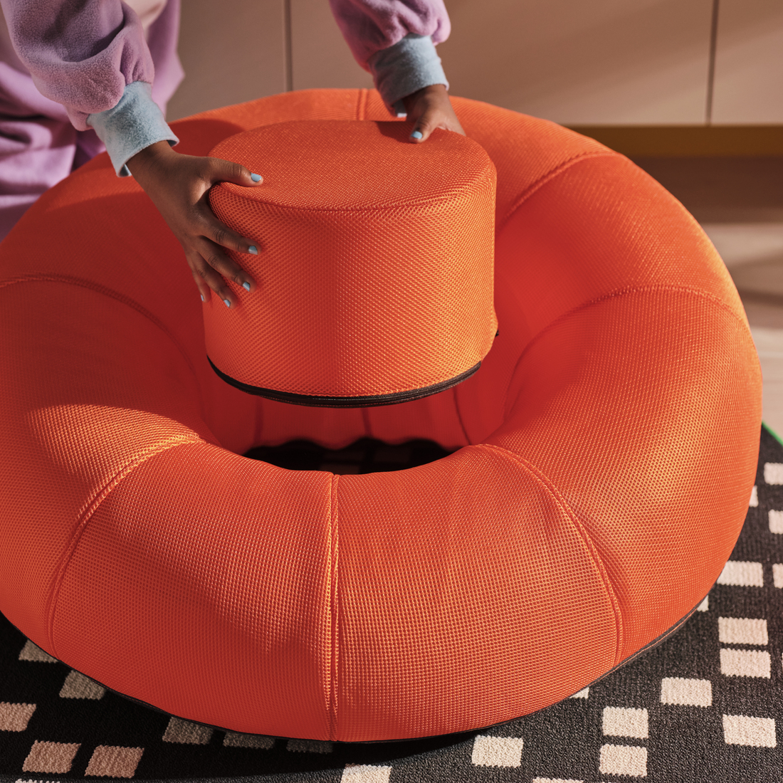 BRÄNNBOLL, inflatable gaming lounge chair. 5 of 6 open dialog