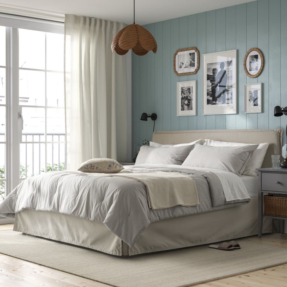 SOLFIBBLA, comforter set. 2 of 3 open dialog