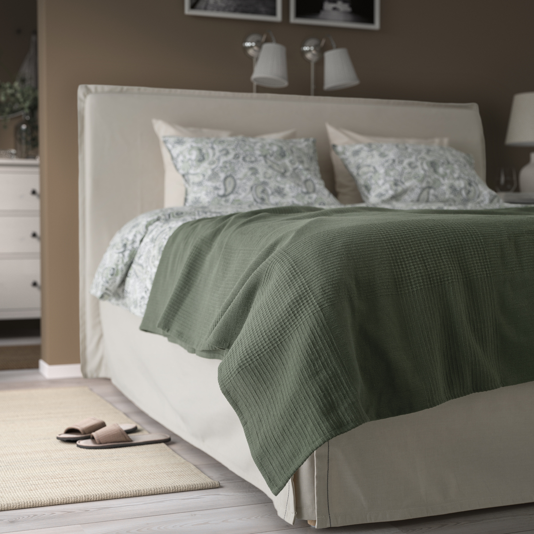 INDIRA, bedspread. 2 of 3 open dialog