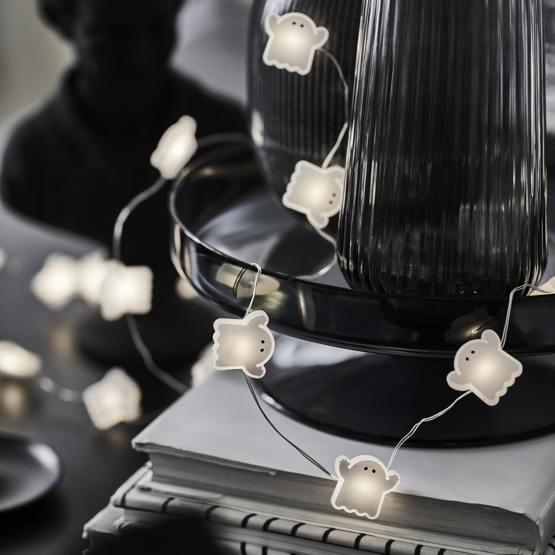 KUSTFYR, LED lighting chain with 32 lights. 2 of 4 open dialog