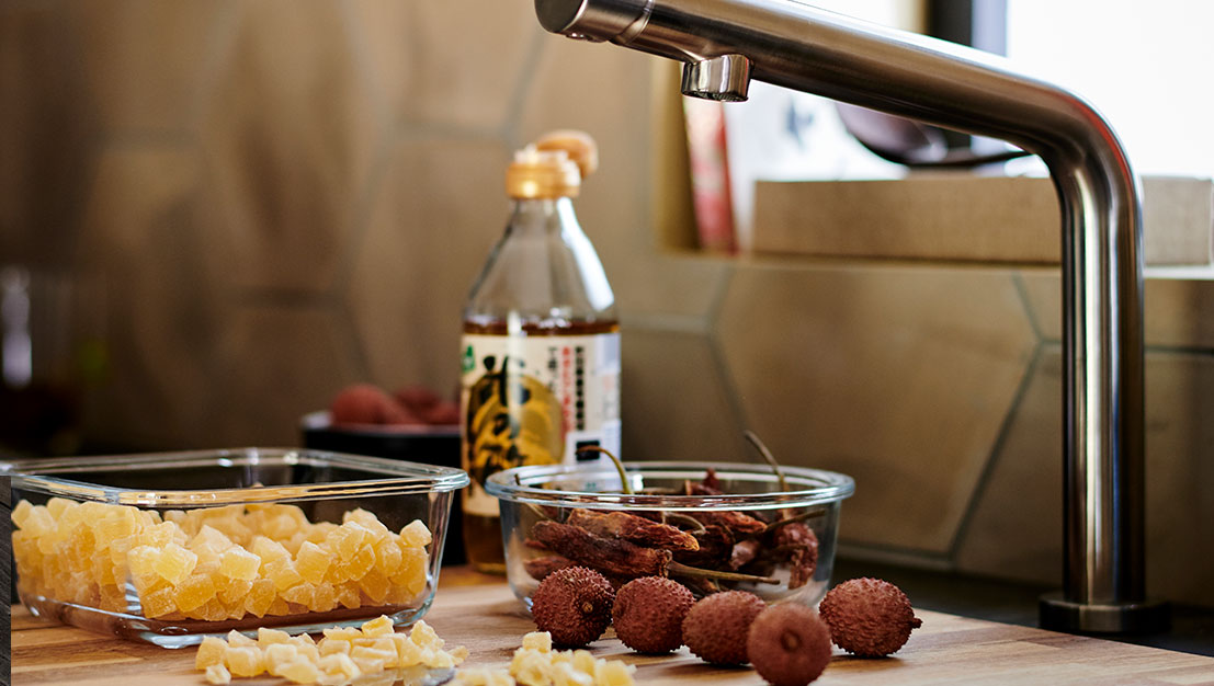 BOSJÖN kitchen faucet and IKEA 365+ food containers