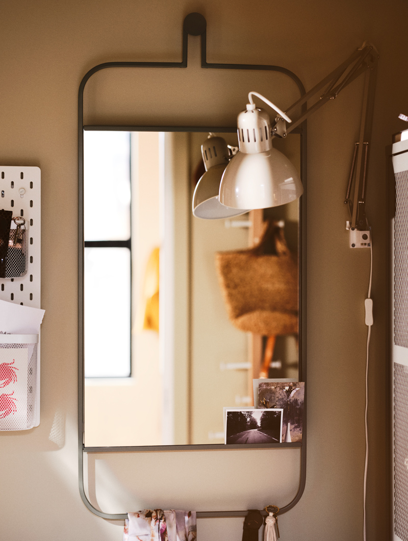 Mirror and accesories