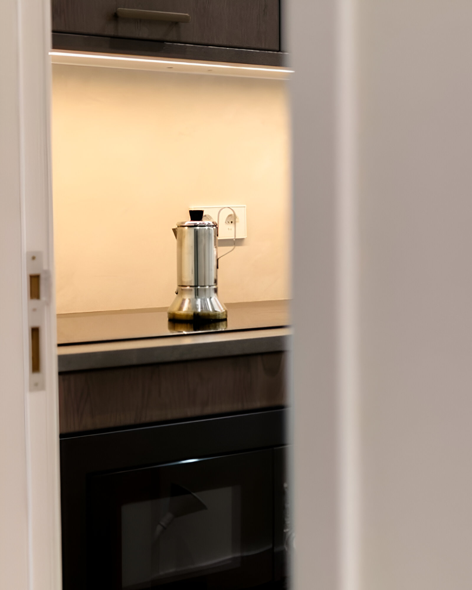 cafetera sobre placa de inducción