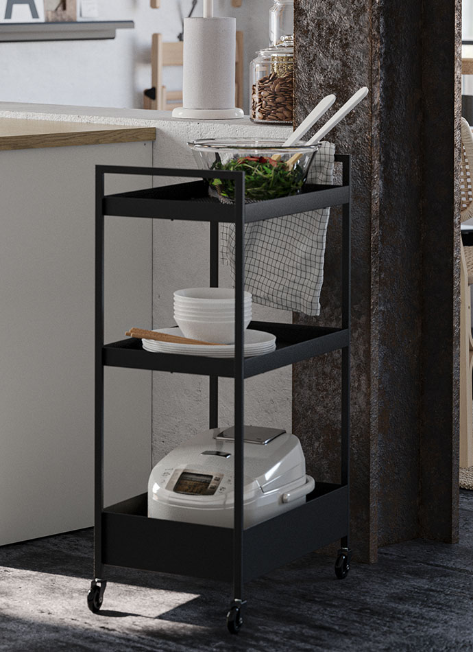 Carro de cocina con algunos artículos para cocinar en su interior