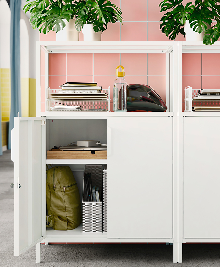 Gabinete con puerta