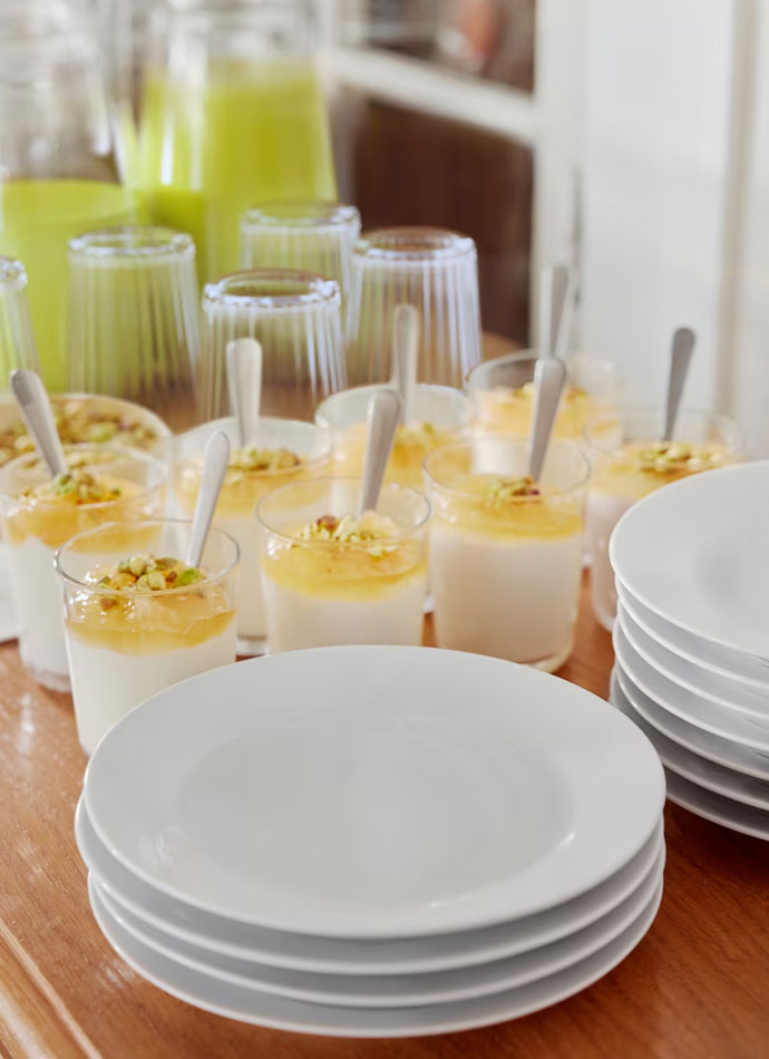 Juego de platos IKEA 365+ y juego de vasos VARDAGEN