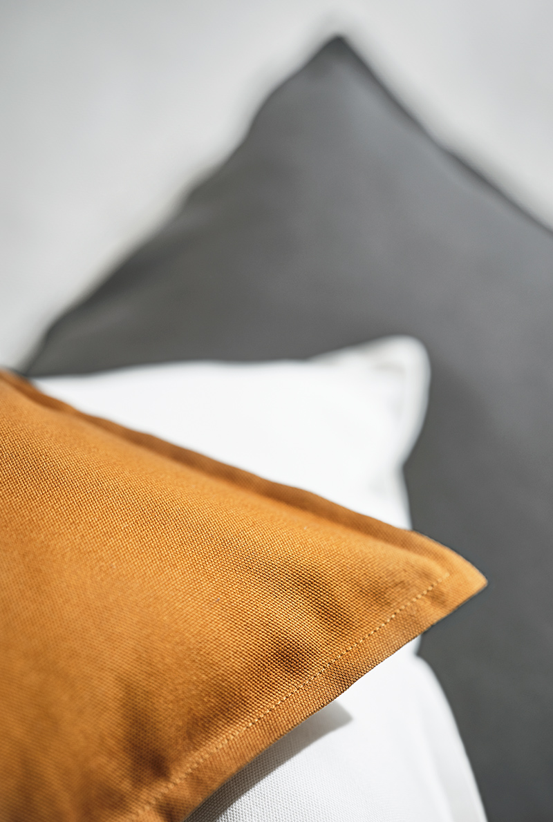 GURLI Cushion cover