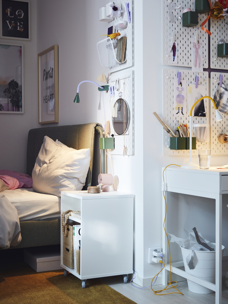 Bedroom with accessories