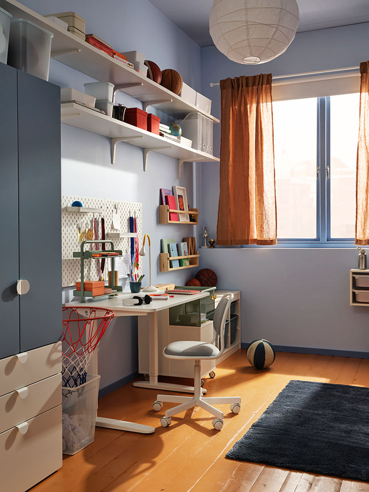RELATERA Desk with ÖRFJÄLL Child's desk chair