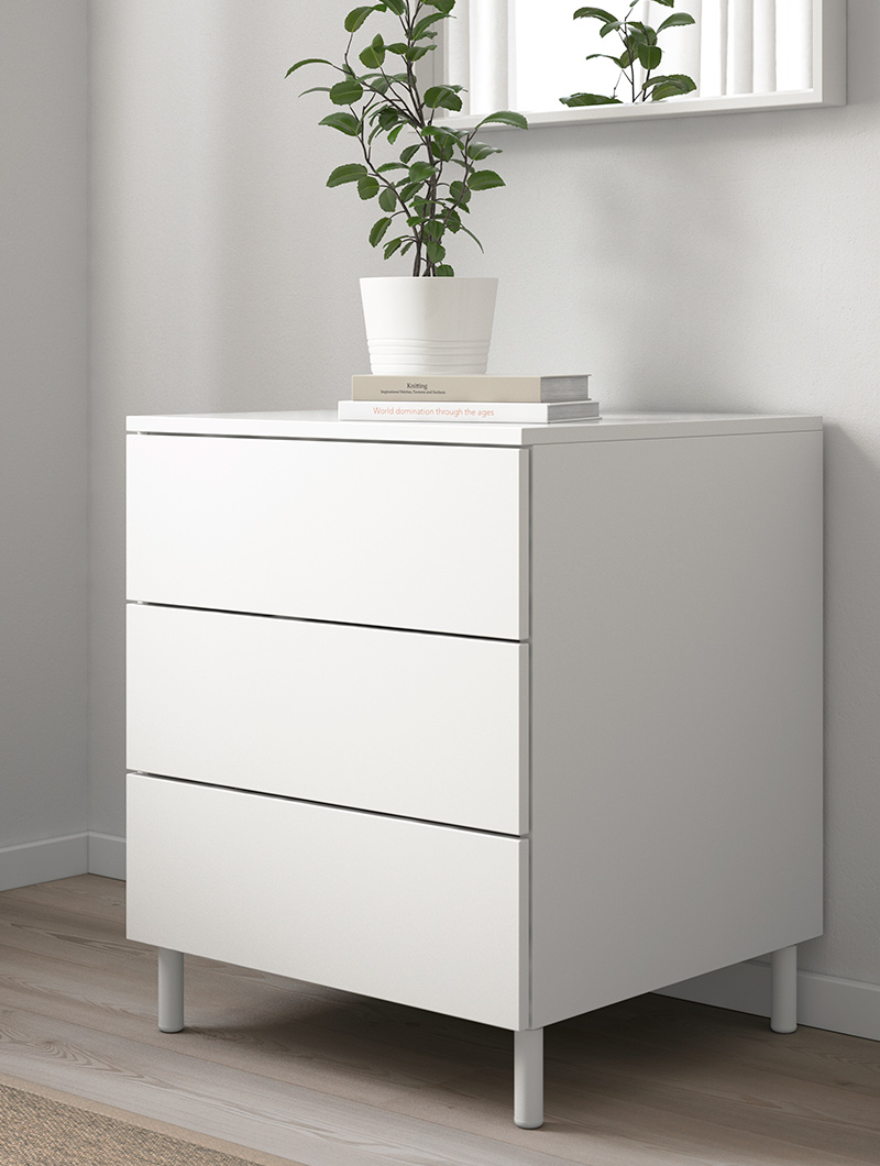 A 3-drawer SMÅSTAD/PLATSA chest of drawers.