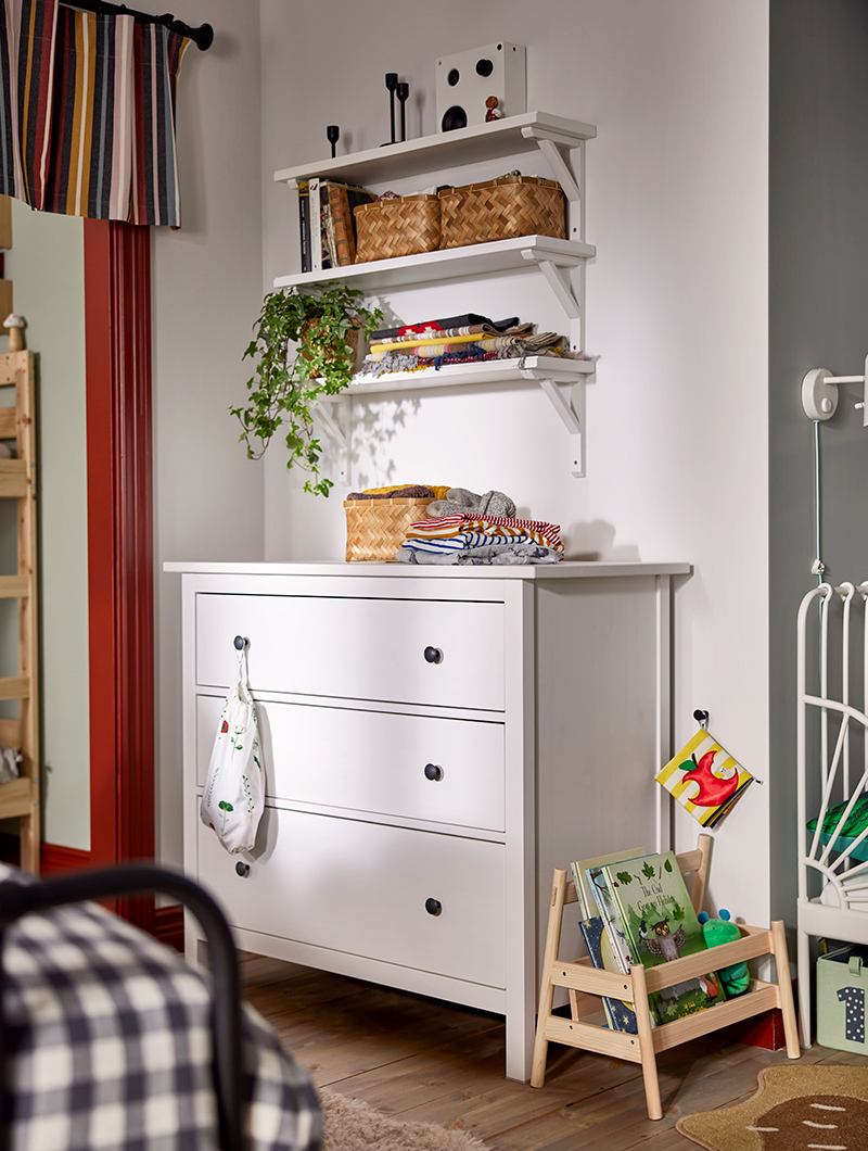 HEMNES cómoda, vertical, 3 cajones