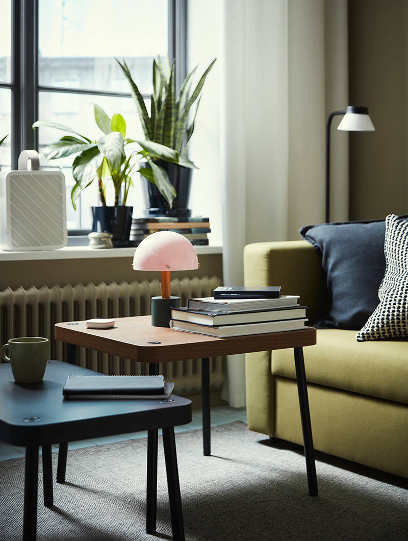  coffee table in the living room