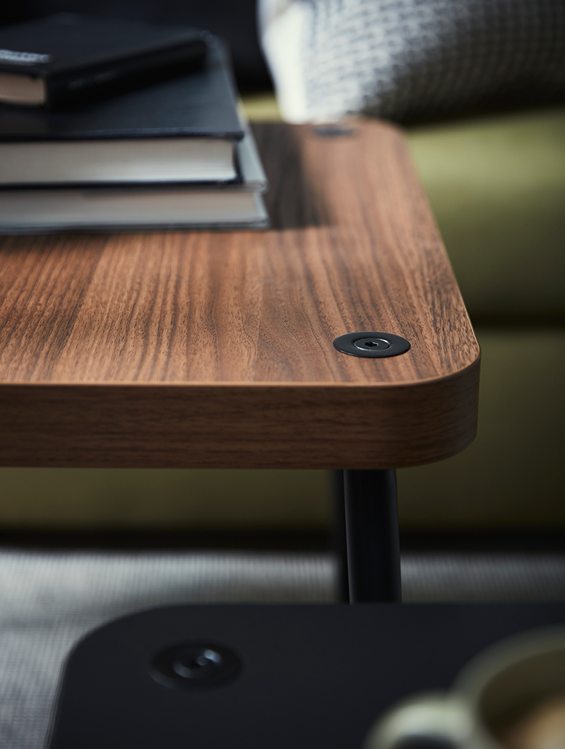  coffee table in the living room