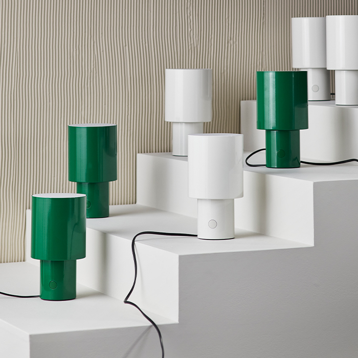 Table lamps in green and white tones