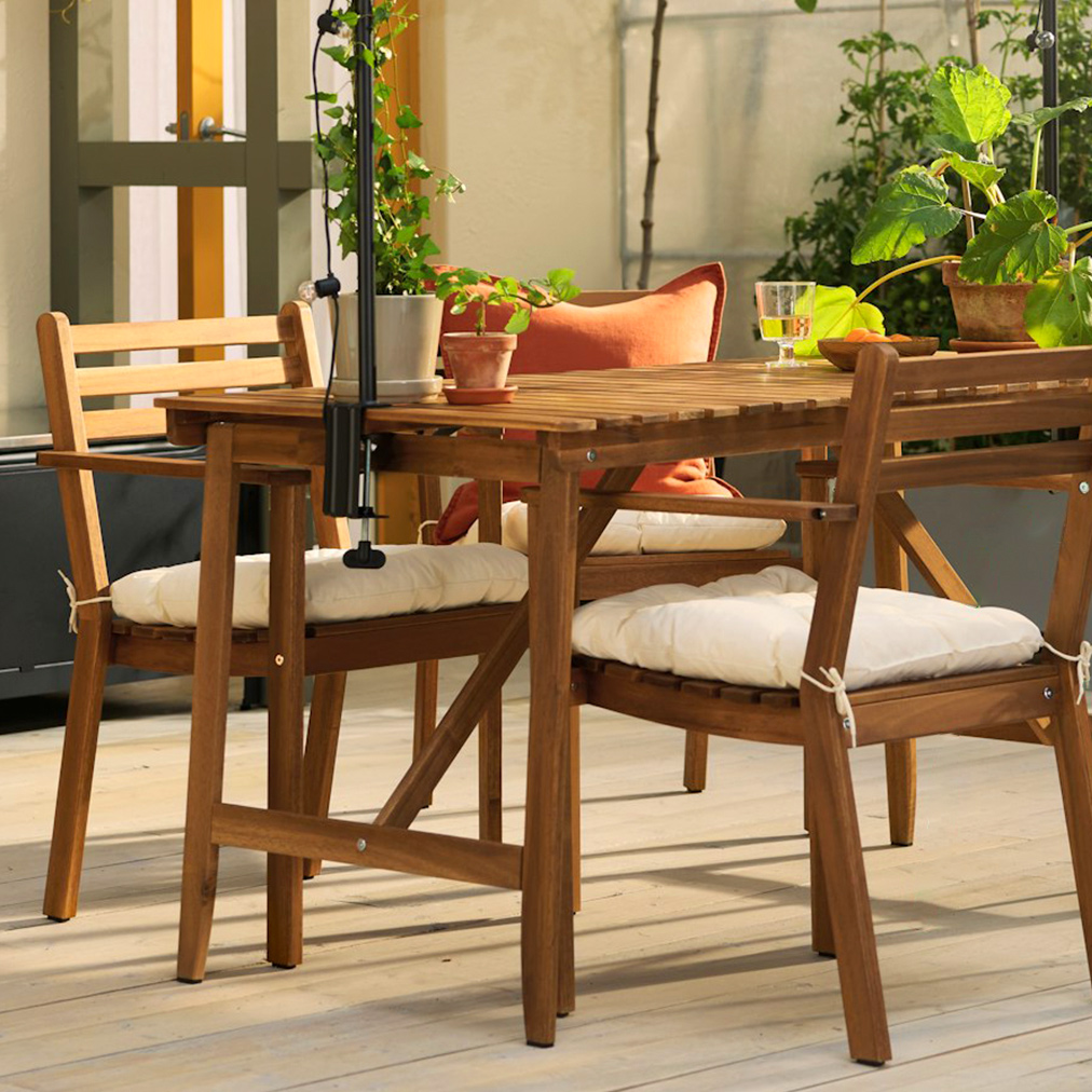  Table and 4 armchairs, outdoor