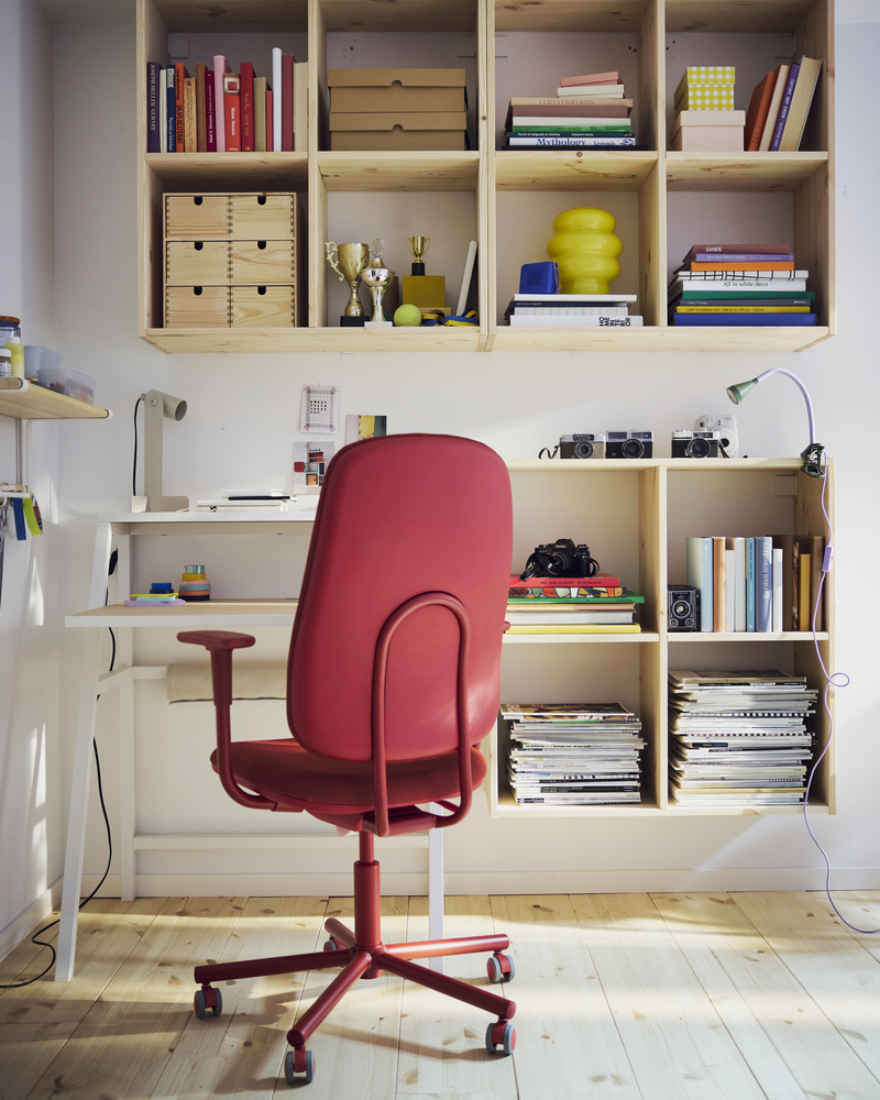SMÖRKULL Office chair with armrests