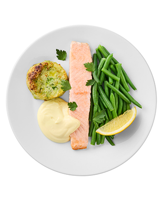 Plato de salmón con habas