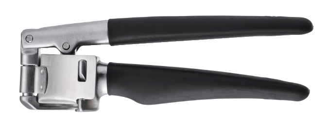 Prensador de ajos IKEA 365+ VÄRDEFULL, negro, retirado del mercado por riesgo de desprendimiento de piezas metálicas.