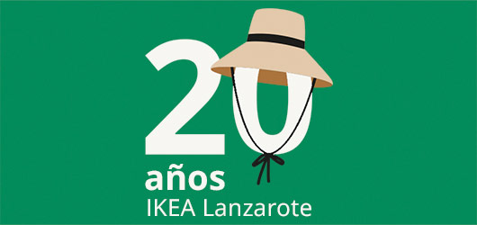 Logo del 20 aniversario de IKEA Lanzarote con un sombrero sobre el número cero y fondo verde.
