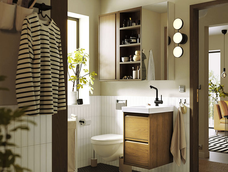 A minimalist urban bathroom devoted to style and self-care