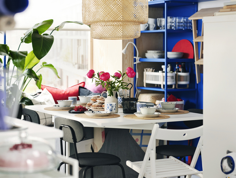 Turn your small living room into the center of the parties