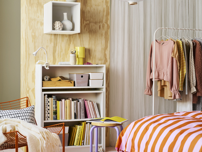 How to organise your hobby space in the same room that you sleep! 
