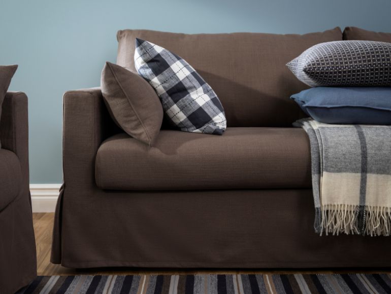 Space for family and friends with the HYLTARP sofa series