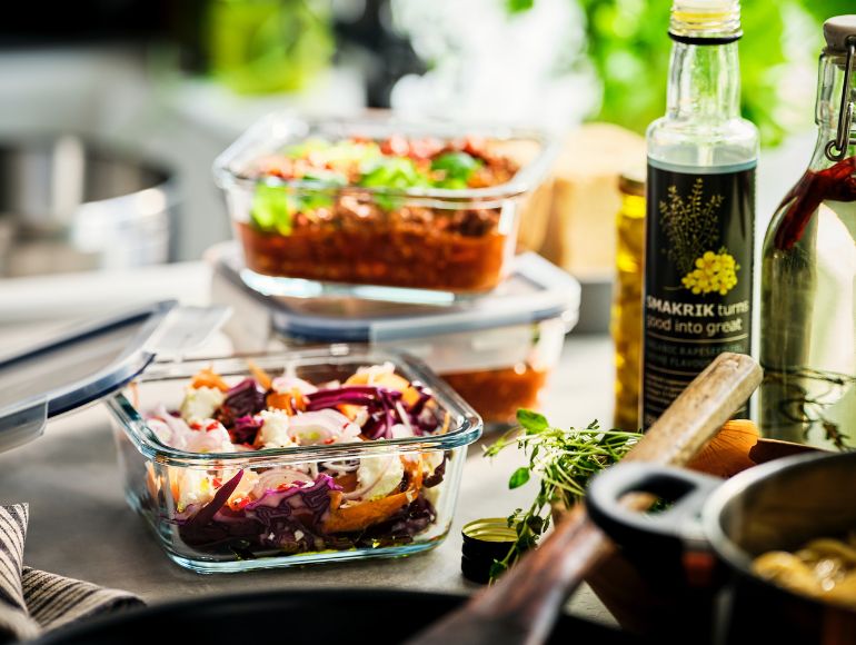 Well-organized food to enjoy today and tomorrow