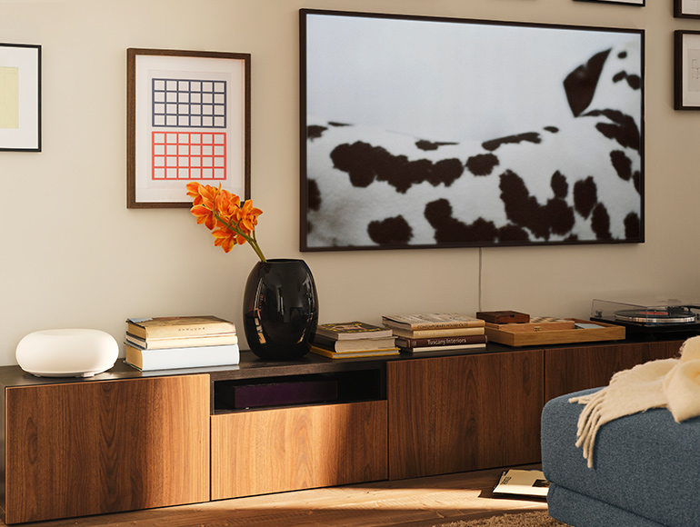 How to arrange your sofa for watching TV and gaming